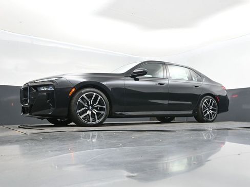 New 2026 BMW 760i xDrive w/ Executive Package image 23