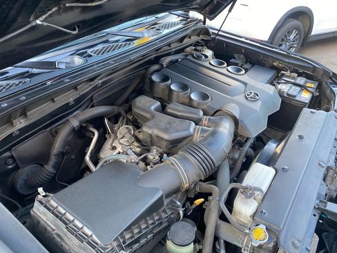 Used 2014 Toyota FJ Cruiser 4WD w/ Upgrade Package image 15