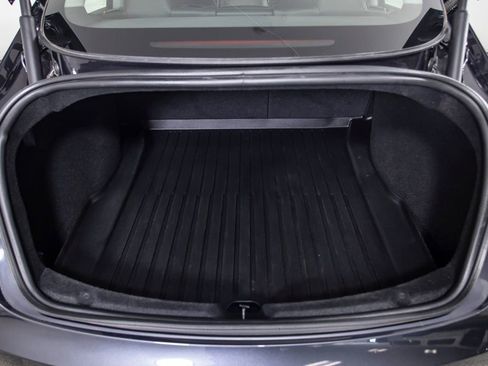 Used 2024 Tesla Model 3 Standard Range image 9