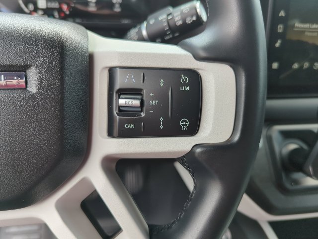 Used 2025 Land Rover Defender 110 S AWD/4WD image 13