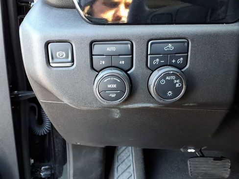 Used 2025 Chevrolet Silverado 1500 LT image 17