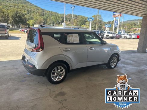 Used 2020 Kia Soul S FWD image 4