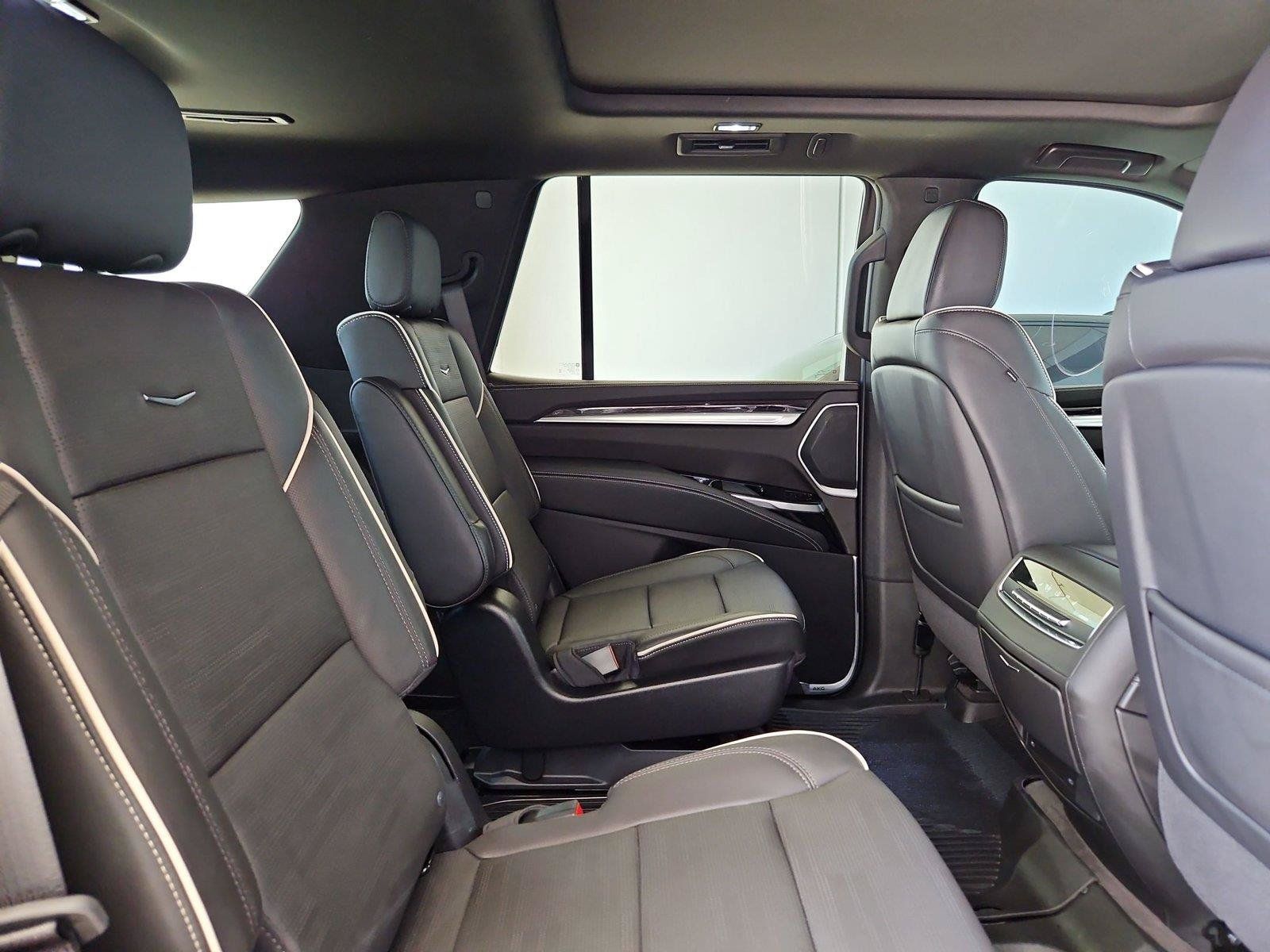 Used 2026 Cadillac Escalade Luxury w/ Touring Package AWD/4WD image 30