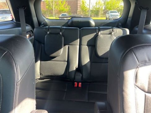 Used 2020 Ford Explorer XLT w/ Equipment Group 202A AWD/4WD image 19