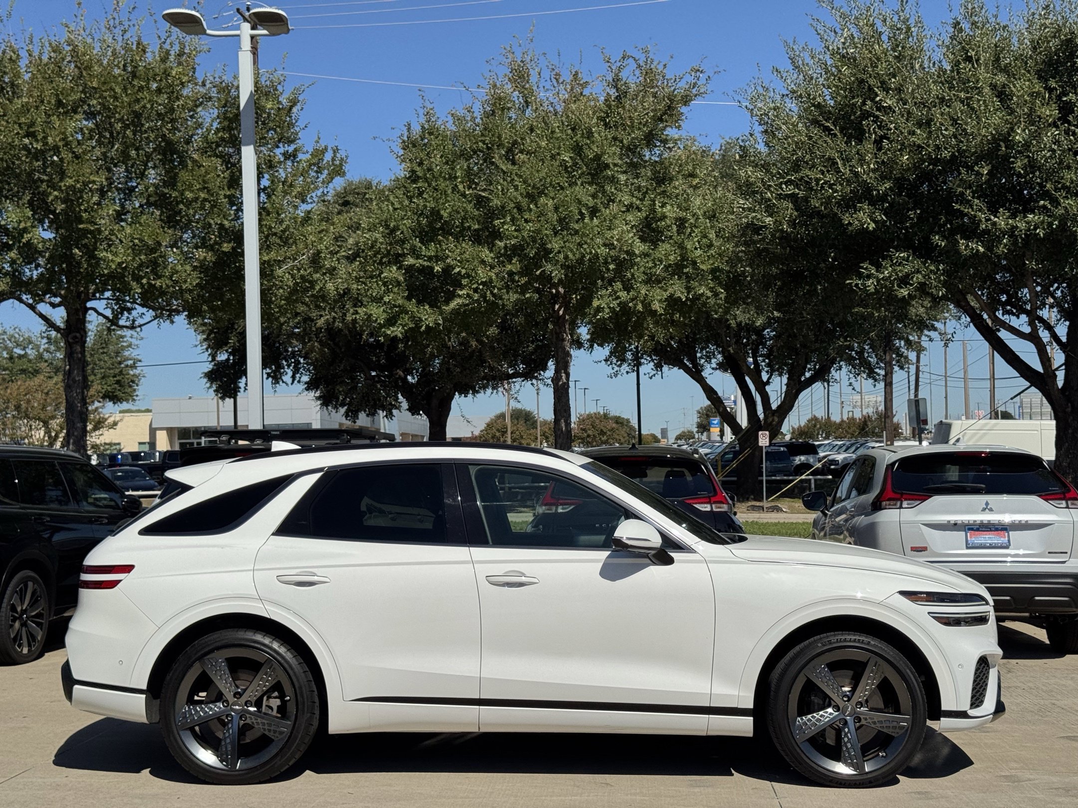 Used 2022 Genesis GV70 3.5T Sport w/ Sport Prestige Package AWD/4WD image 3