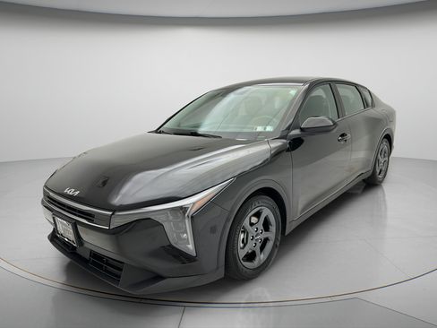 Used 2025 Kia K4 FWD image 3