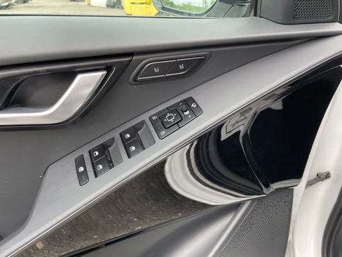 Used 2023 Kia Niro FWD image 26