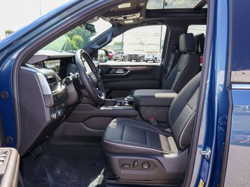 New 2026 GMC Yukon Elevation w/ Elevation Premium Package AWD/4WD image 7