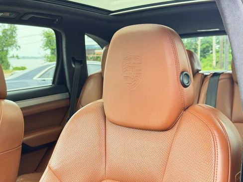 Used 2016 Porsche Cayenne GTS AWD/4WD image 14