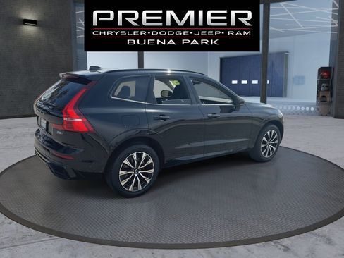 Used 2025 Volvo XC60 B5 Plus AWD/4WD image 8