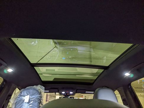 New 2026 Volkswagen Tiguan SE R-Line image 13