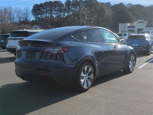 Used 2022 Tesla Model Y Long Range image 13