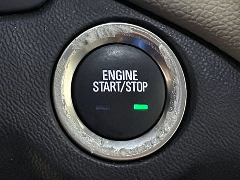 Used 2024 Chevrolet Equinox LS FWD image 28