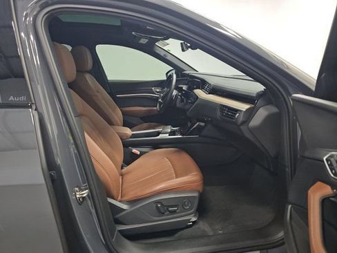 Used 2024 Audi Q8 e-tron Premium Plus w/ Premium Plus Package AWD/4WD image 3