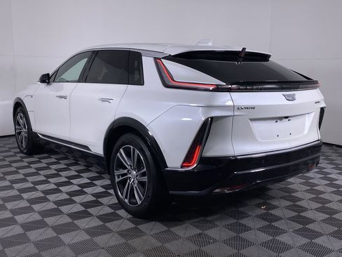 Certified 2024 Cadillac Lyriq Luxury w/ LPO, Floor Liner Package image 18