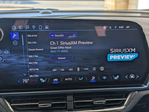 Used 2025 Chevrolet Equinox EV LT w/ Convenience Package image 29