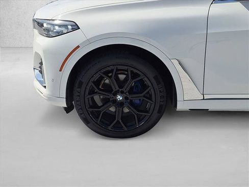 Used 2019 BMW X7 xDrive40i w/ Cold Weather Package AWD/4WD image 14