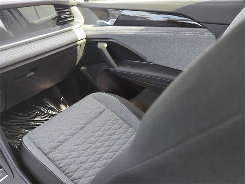 New 2026 Volkswagen Tiguan S image 31