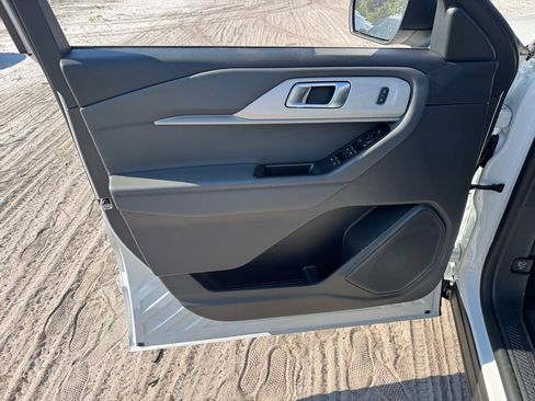 New 2026 Ford Explorer Active RWD image 31