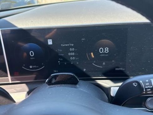 Used 2025 Hyundai Santa Cruz Limited image 8