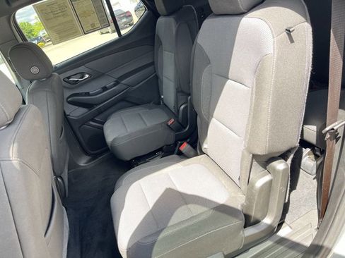 Used 2023 Chevrolet Traverse LT FWD image 25