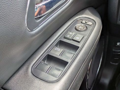 Used 2019 Honda HR-V Touring image 25