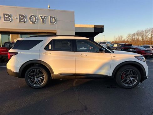 New 2026 Ford Explorer ST-Line w/ ST-Line Street Pack image 10