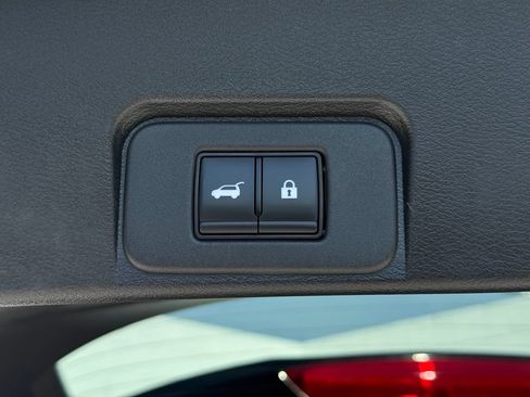Used 2023 Nissan Rogue SV w/ SV Premium B Package FWD image 18