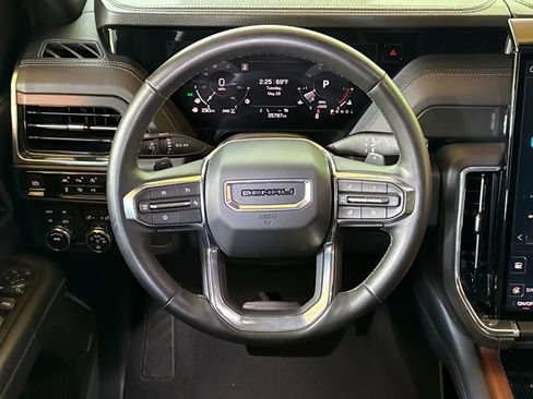 Used 2025 GMC Yukon Denali AWD/4WD image 18