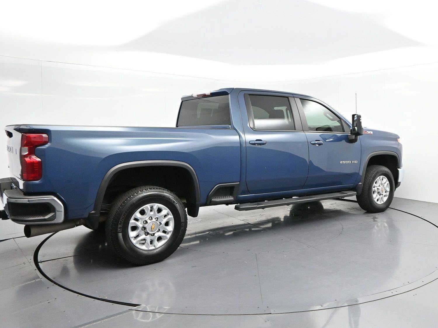 Used 2026 Chevrolet Silverado 2500 LT AWD/4WD image 2