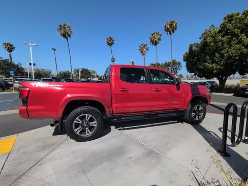 Used 2019 Toyota Tacoma TRD Sport w/ Technology Package RWD image 32