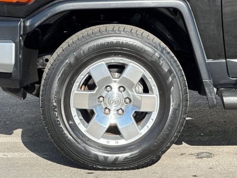 Used 2008 Toyota FJ Cruiser 4WD image 12