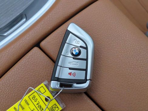 Used 2021 BMW 740i xDrive w/ M Sport Package image 31