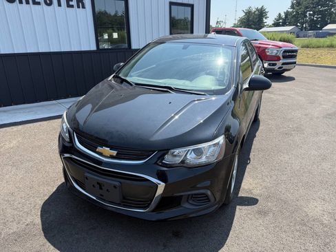 Used 2018 Chevrolet Sonic LT image 2