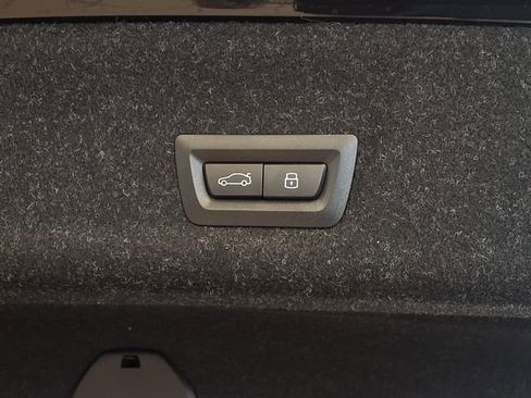 Used 2026 BMW 330i xDrive Sedan AWD/4WD image 27