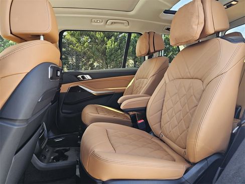New 2026 BMW X7 xDrive40i w/ Climate Comfort Package image 19