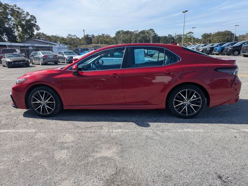 Used 2023 Toyota Camry SE image 7