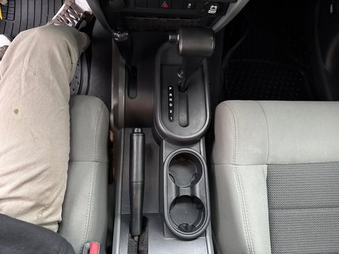 Used 2010 Jeep Wrangler Unlimited Sport image 20