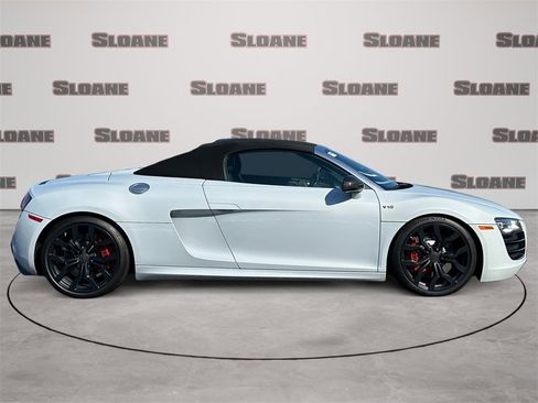 Used 2012 Audi R8 V10 w/ Enhanced Leather Pkg image 6