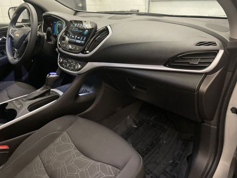 Used 2018 Chevrolet Volt LT image 22