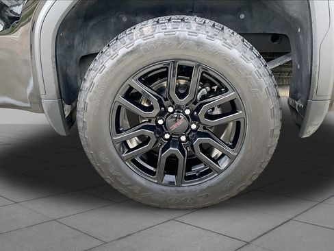 Used 2023 GMC Sierra 1500 Elevation w/ X31 Off-Road Package AWD/4WD image 11