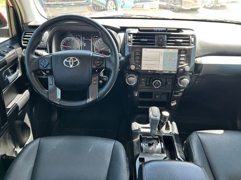 Used 2022 Toyota 4Runner TRD Off-Road Premium AWD/4WD image 17