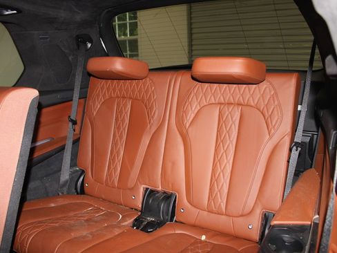 Used 2021 BMW X7 M50i w/ Executive Package AWD/4WD image 19