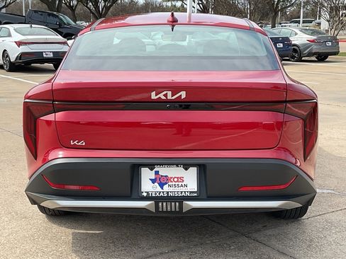 Used 2025 Kia K4 LXS image 6