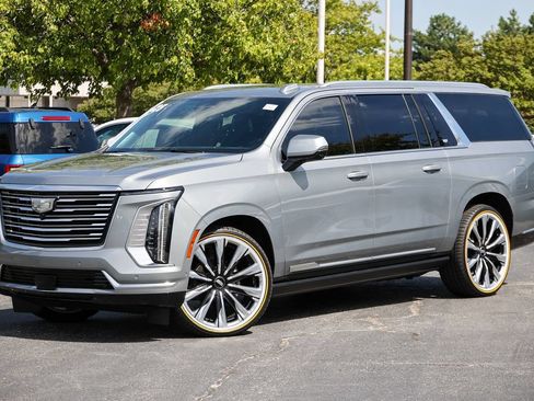 Used 2025 Cadillac Escalade ESV Premium Luxury Platinum AWD/4WD image 26