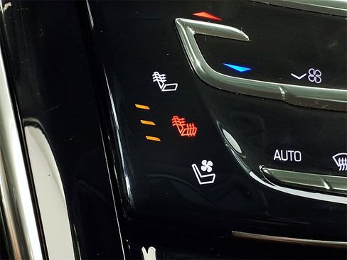 Used 2016 Cadillac Escalade Base image 16