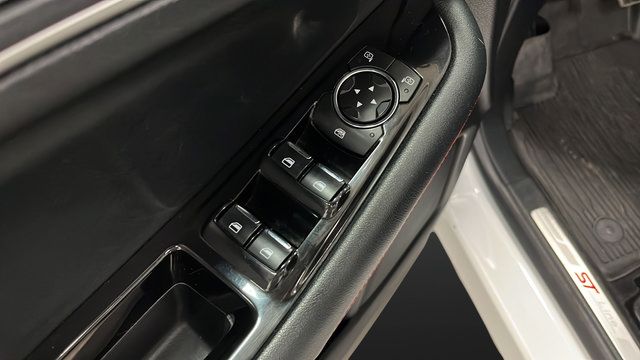 Used 2020 Ford Edge ST-Line w/ Cold Weather Package AWD/4WD image 20