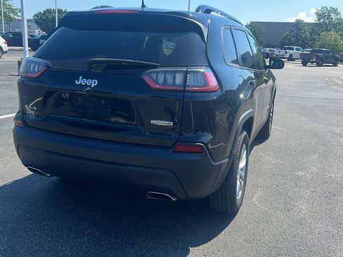 Used 2022 Jeep Cherokee Latitude Lux w/ Mopar Interior Package AWD/4WD image 7