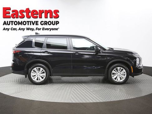Used 2025 Mitsubishi Outlander ES image 45