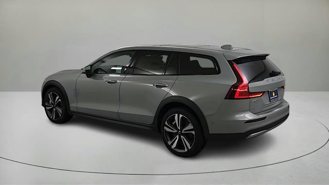 Certified 2026 Volvo V60 B5 Cross Country Plus w/ Climate Package AWD/4WD image 6